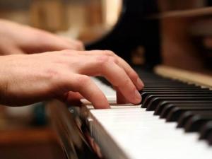 Dạy đàn Piano - Organ cổ điển.
