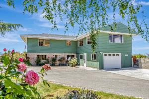 Bán BĐS San Jose 6PN Ở kết hợp Cho thuê - View Triệu Đô, Đất Rộng & Hồ Bơi - Giá CỰC TỐT