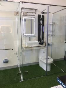 Phụ kiện phòng tắm, gương tắm, kệ góc, kệ ly, lốc giấy, kệ kính, hố ga, xả lavabo giá rẻ